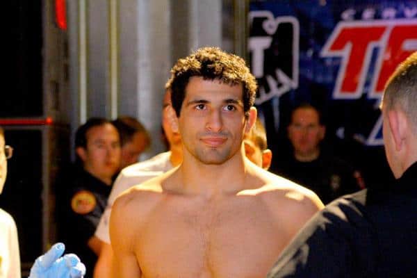 Адлана Амагова заменит иранский новичок UFC