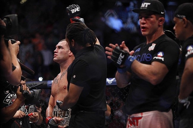 UFC 166: Кейн Веласкес побеждает Джуниора Дос Сантоса во второй раз